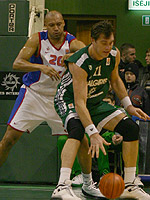 Alexander vs Sabonis (photo cskabasket.com)