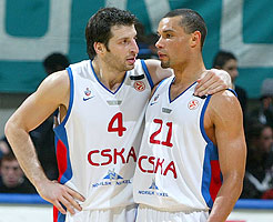 Theodoros Papaloukas and Trajan Langdon (photo euroleague.net)
