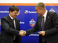 Alexander Levkovskiy and Andrey Vatutin (photo M. Serbin, cskabasket.com)