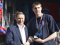 Sergey Ivanov and Viktor Khryapa (photo M. Serbin, cskabasket.com)
