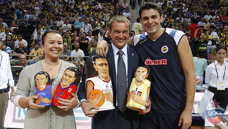 Natalia Furaeva, Andrey Vatutin and Mirsad Turkcan (photo M. Serbin, cskabasket.com)
