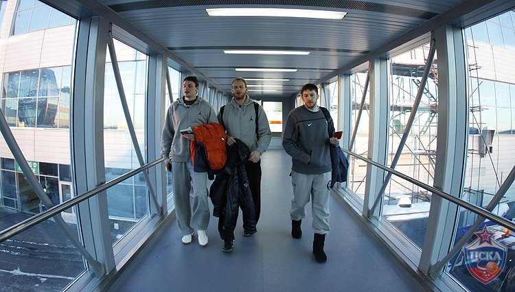 Aleksey Zozulin, Anton Ponkrashov and Evgeniy Voronov (photo M. Serbin, cskabasket.com)