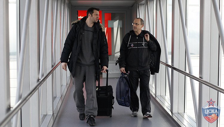 Theodoros Papaloukas and Ettore Messina (photo M. Serbin, cskabasket.com)