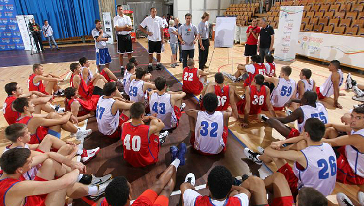  Basketball Without Borders ( BWB)