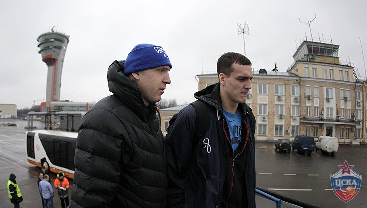 Victor Khryapa and Alexander  Kaun (photo: M. Serbin, cskabasket.com)