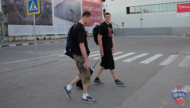 Victor Khryapa and Alexander  Kaun (photo: M. Serbin, cskabasket.com)