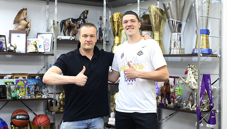 Andrey Vatutin and Semen Antonov (photo: M. Serbin, cskabasket.com)