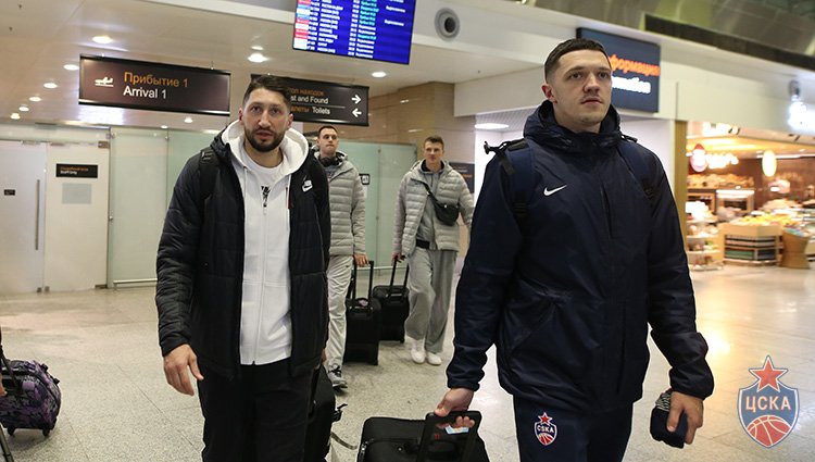 Nikita Kurbanov and Semen Antonov (photo: M. Serbin, cskabasket.com)