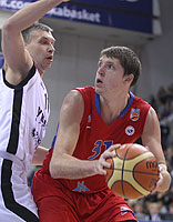 Viktor Khryapa (photo Y. Kuzmin, cskabasket.com) Viktor Khryapa (photo Y. Kuzmin, cskabasket.com)